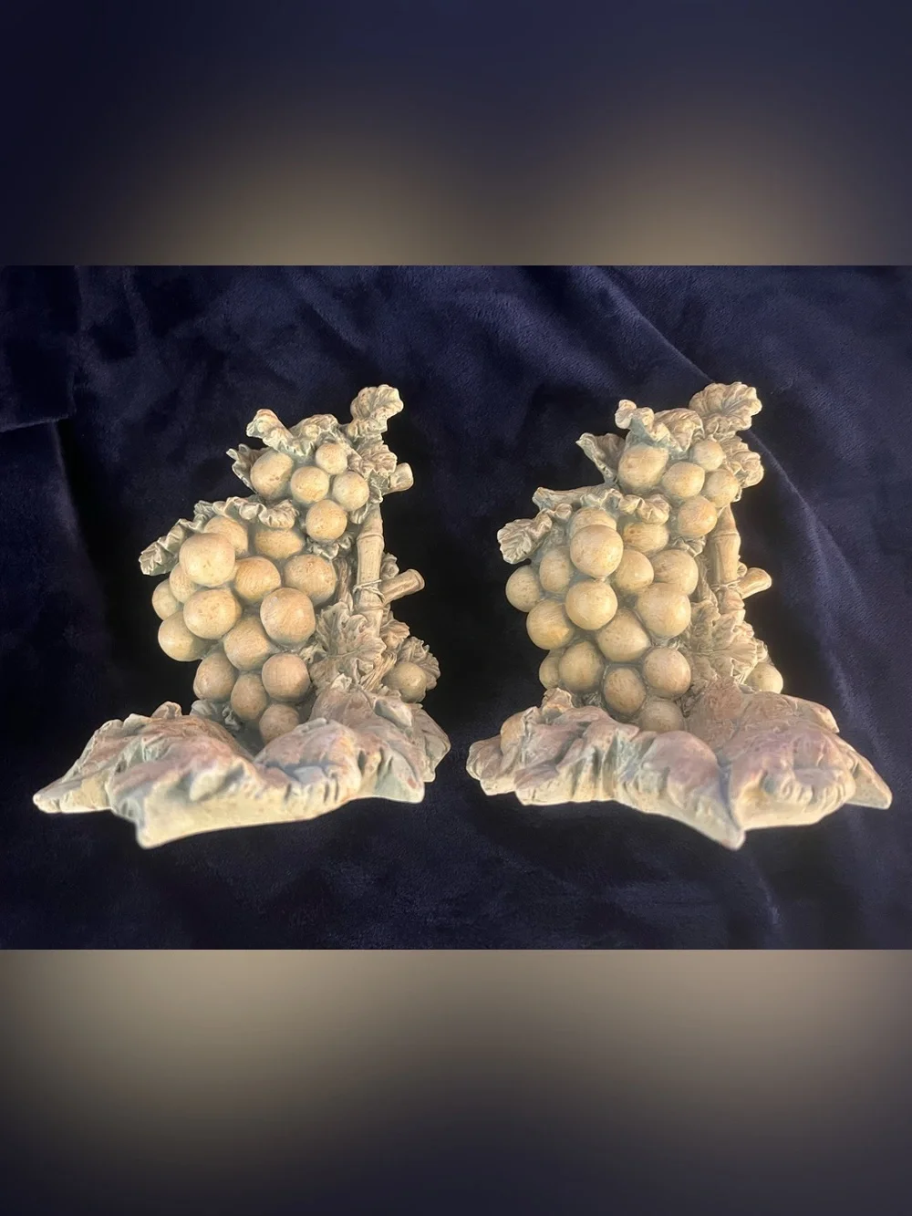 Vintage ‘88 Grapes Vineyard Scroll Retro Resin